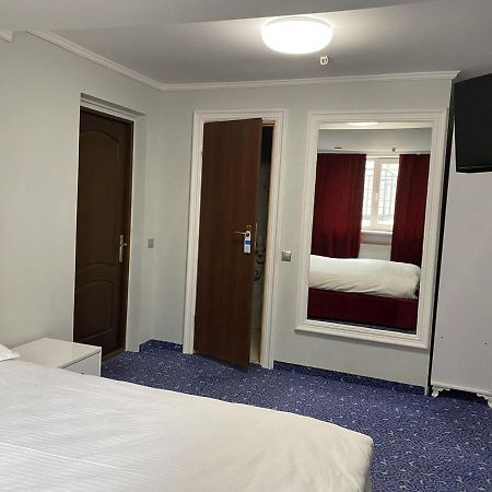 Hotel Leoton Černovice Exteriér fotografie