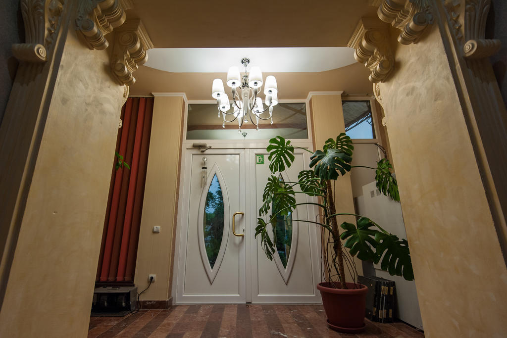 Hotel Leoton Černovice Exteriér fotografie